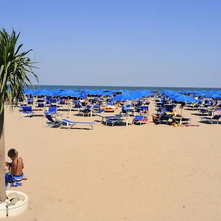 Poolside Escape In Rosolina Mare - Beahost Appartement *