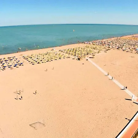 Poolside Escape In Rosolina Mare - Beahost Appartement